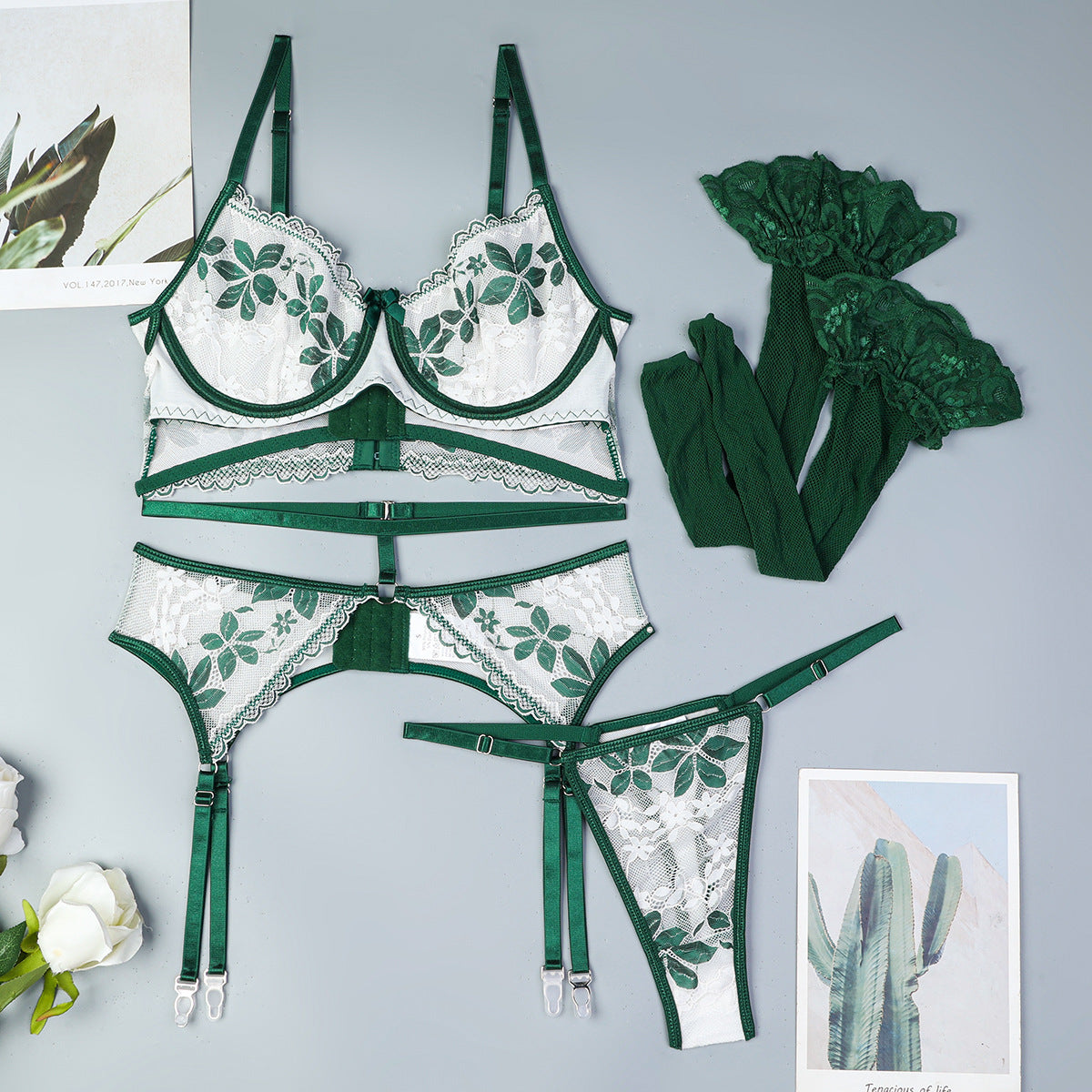Sexy Cross-border Lingerie Set with Socks, Contrast Color Green Leaf Lace Retro High-end Underwear Four-piece Set for Women