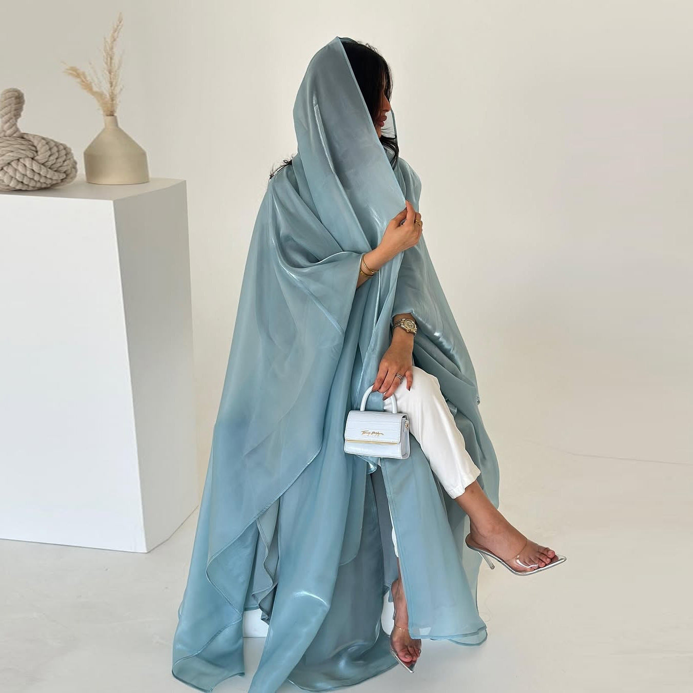 Women's solid color flowing yarn hooded cardigan